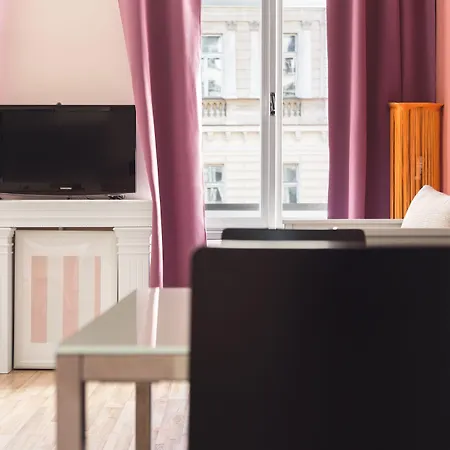 Royal Court Legerova Prag