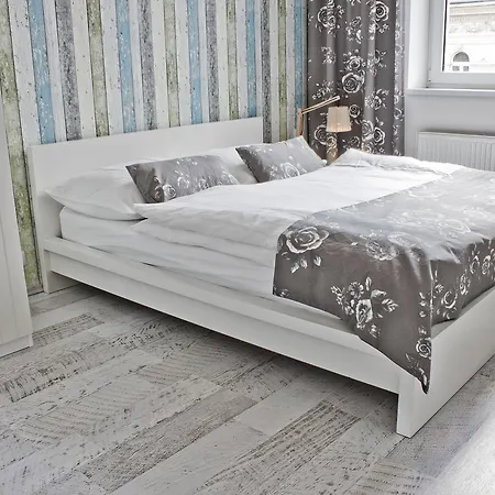 Hotel Royal Court Legerova