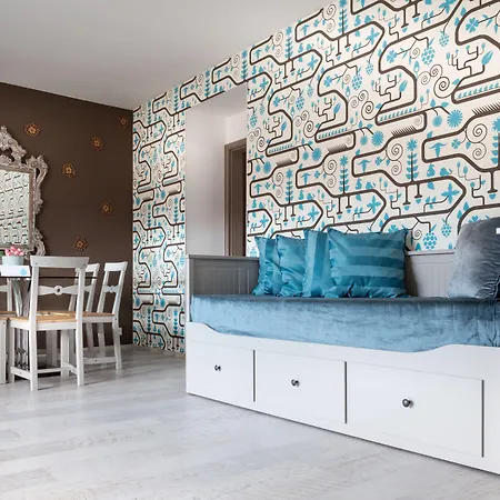 Royal Court Legerova