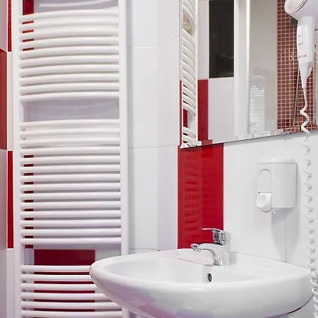 Royal Court Legerova Hotel
