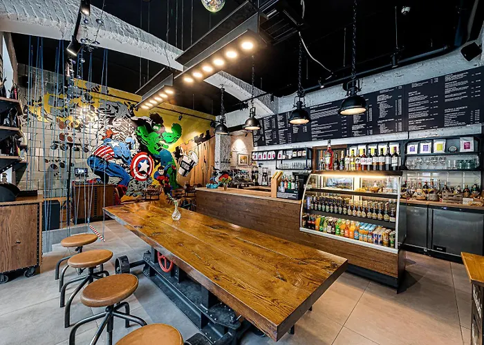 Royal Court Legerova 3*