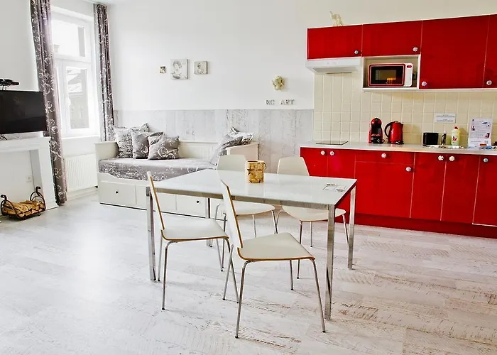 Hotel Royal Court Legerova 3*