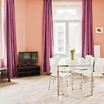 Royal Court Legerova Hotel
