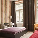 Royal Court Legerova
