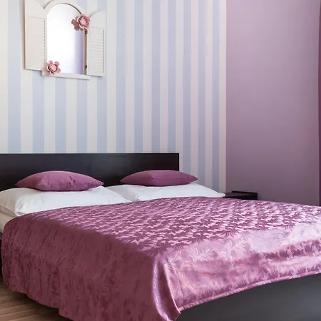 Royal Court Legerova 3* Prága