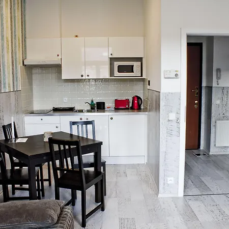 Royal Court Legerova 3*