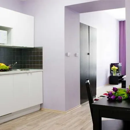 Hotel Royal Court Legerova 3*
