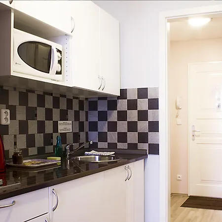 Royal Court Legerova 3* פראג