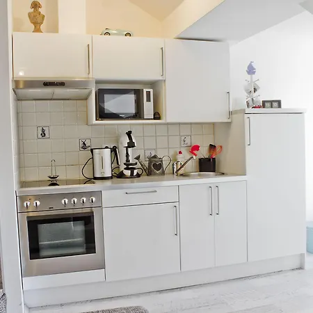 מלון Royal Court Legerova 3*